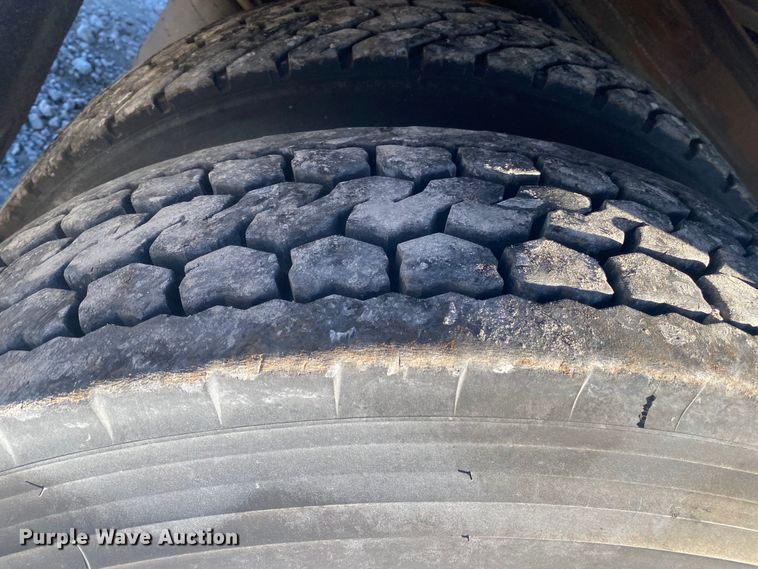 image for item JN9163 2007 Freightliner M2 106  rollback truck