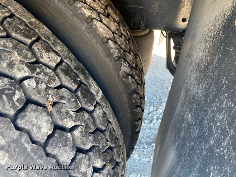 image for item JN9163 2007 Freightliner M2 106  rollback truck