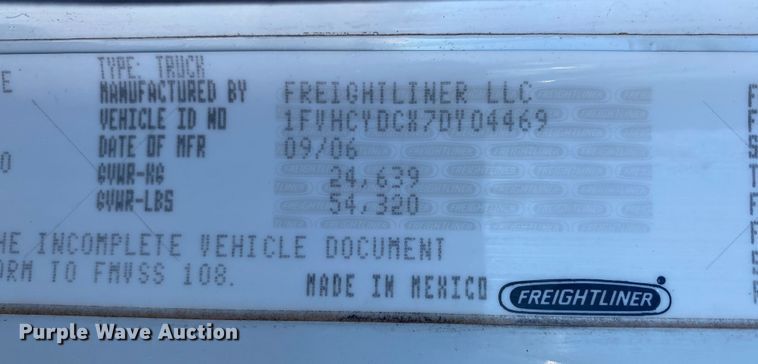 image for item JN9163 2007 Freightliner M2 106  rollback truck