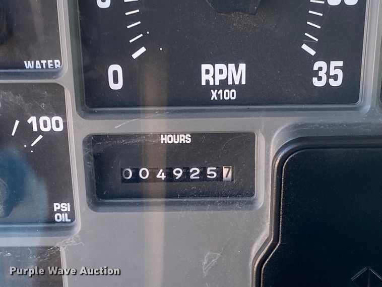 image for item JN9165 1999 International 4700  flatbed truck