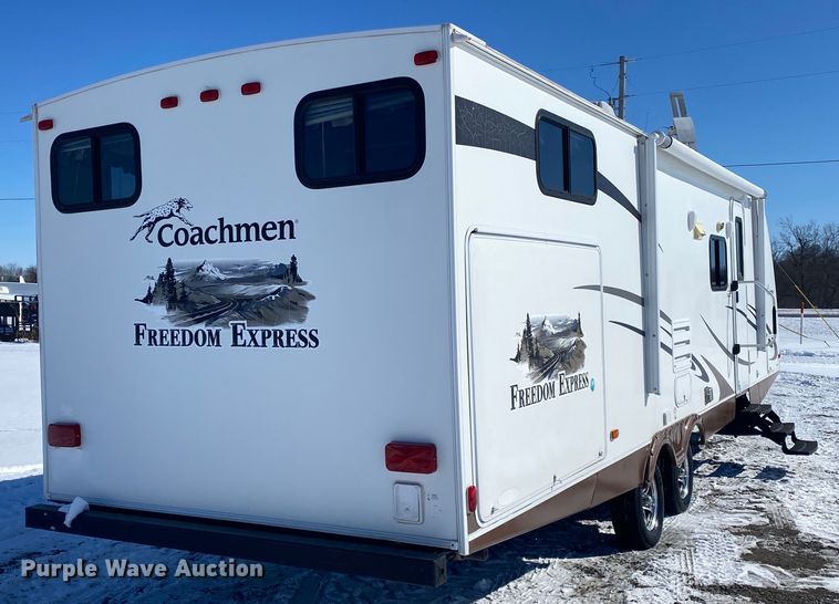 image for item JN9183 2011 Forest River Coachmen  camper