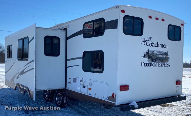 image for item JN9183 2011 Forest River Coachmen  camper