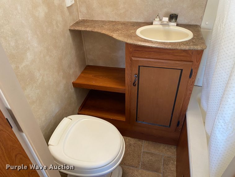 image for item JN9183 2011 Forest River Coachmen  camper