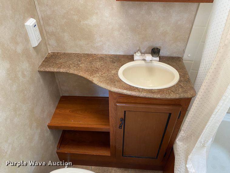 image for item JN9183 2011 Forest River Coachmen  camper