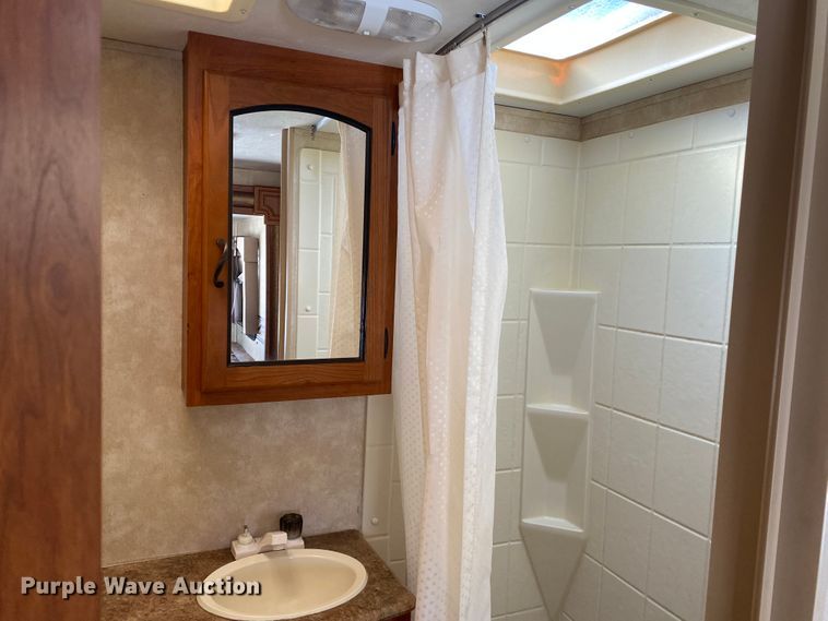 image for item JN9183 2011 Forest River Coachmen  camper