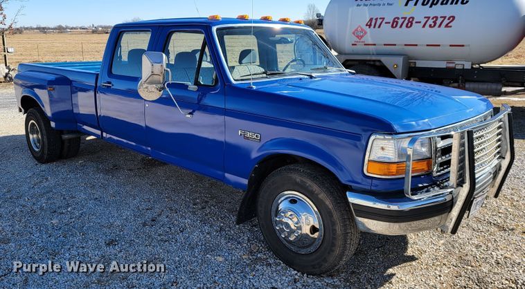 image for item JP9037 1993 Ford F350  Crew Cab pickup truck