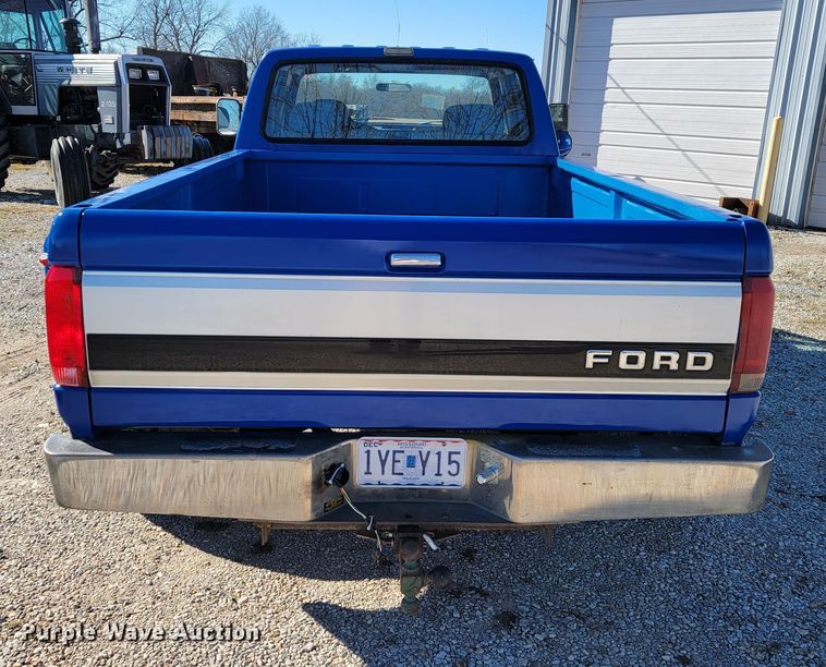 image for item JP9037 1993 Ford F350  Crew Cab pickup truck