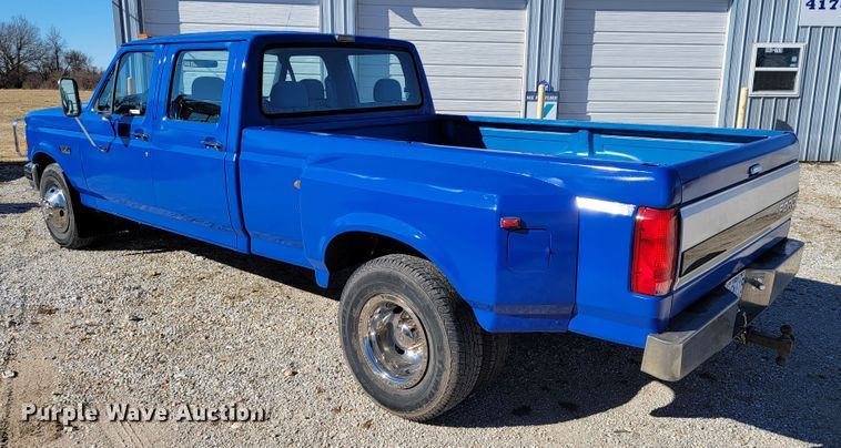 image for item JP9037 1993 Ford F350  Crew Cab pickup truck