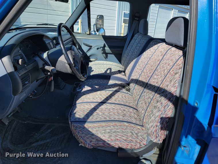 image for item JP9037 1993 Ford F350  Crew Cab pickup truck