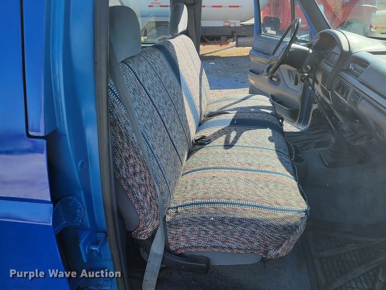 image for item JP9037 1993 Ford F350  Crew Cab pickup truck