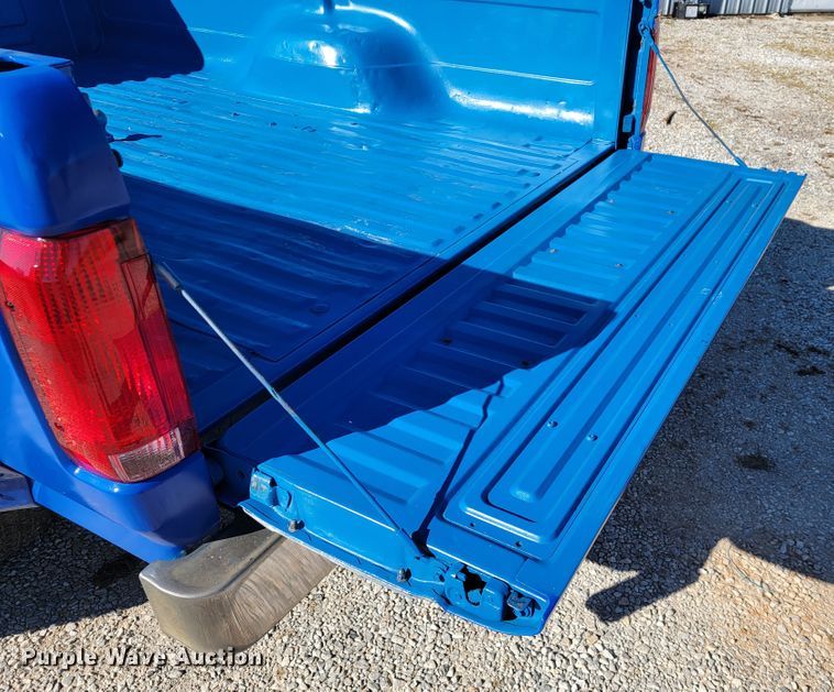 image for item JP9037 1993 Ford F350  Crew Cab pickup truck