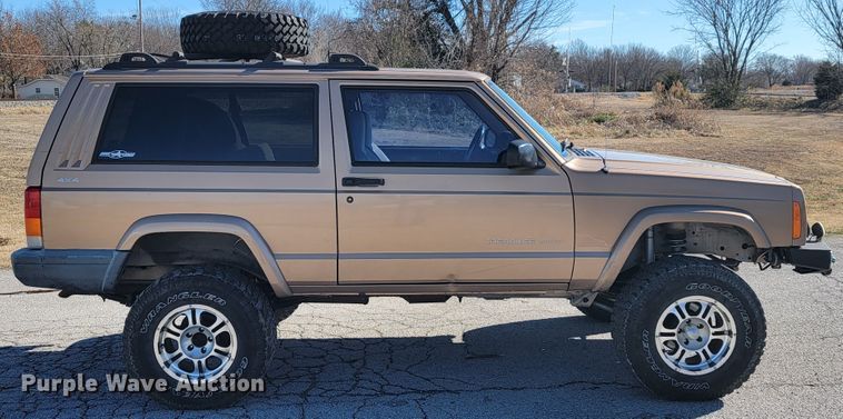 image for item JP9049 1999 Jeep Cherokee  SUV