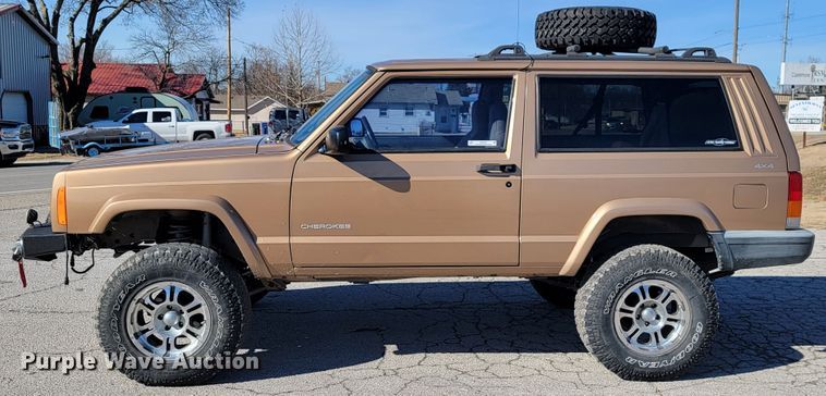 image for item JP9049 1999 Jeep Cherokee  SUV