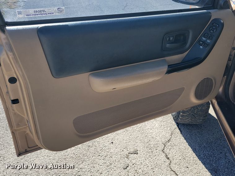 image for item JP9049 1999 Jeep Cherokee  SUV