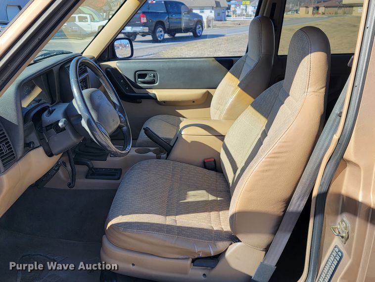 image for item JP9049 1999 Jeep Cherokee  SUV