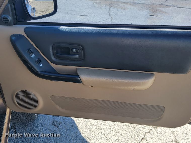 image for item JP9049 1999 Jeep Cherokee  SUV