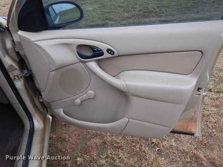 image for item JT9464 2000 Ford Focus SE