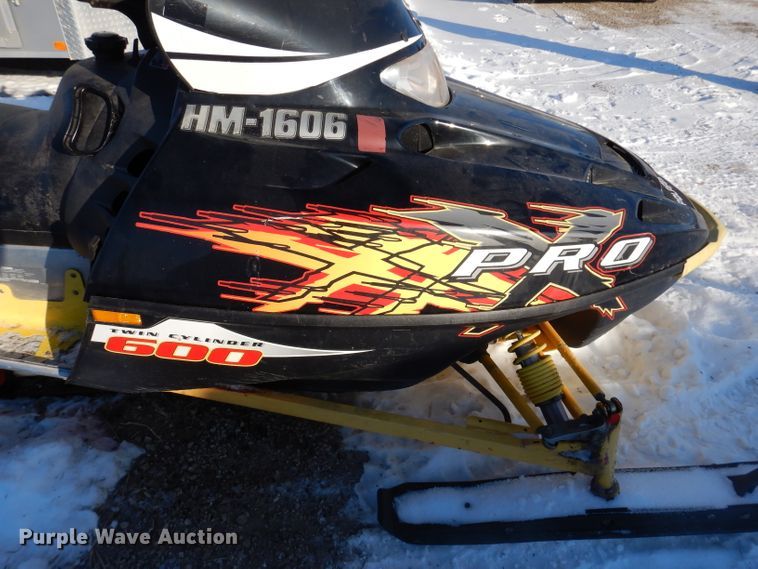 image for item KH9015 2002 Polaris Pro 600 Edge XC  snowmobile