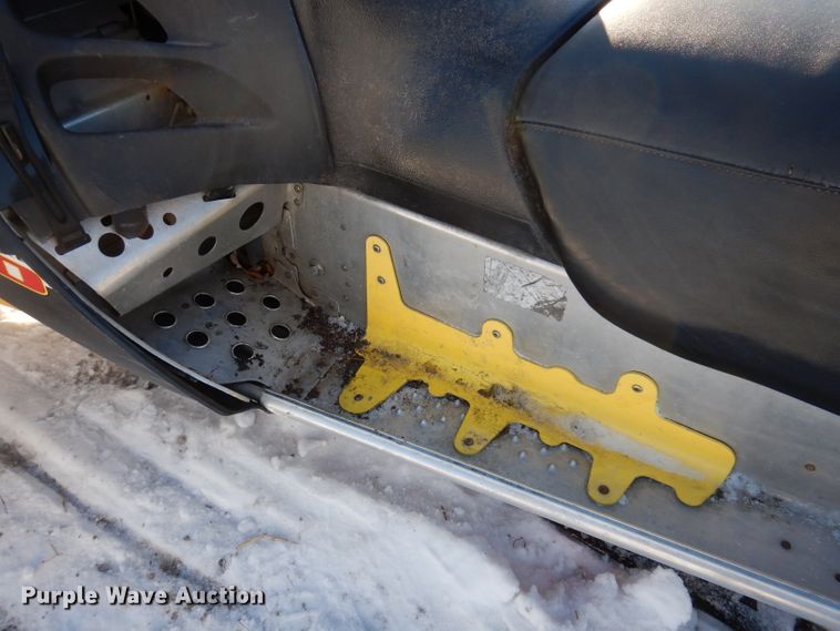 image for item KH9015 2002 Polaris Pro 600 Edge XC  snowmobile