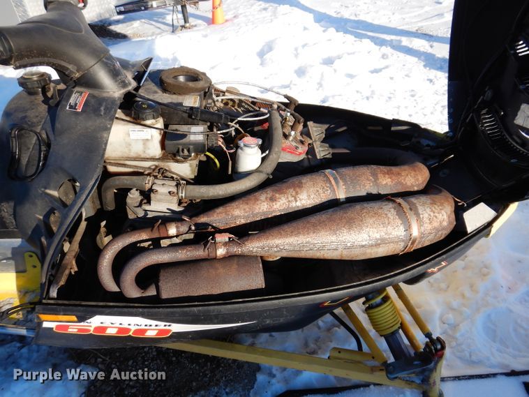 image for item KH9015 2002 Polaris Pro 600 Edge XC  snowmobile