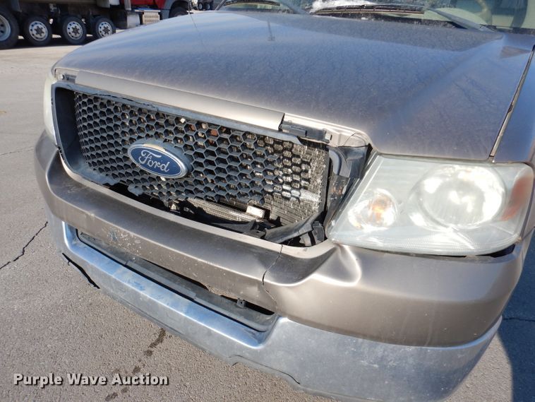 image for item KH9026 2004 Ford F-150  SuperCrew pickup truck