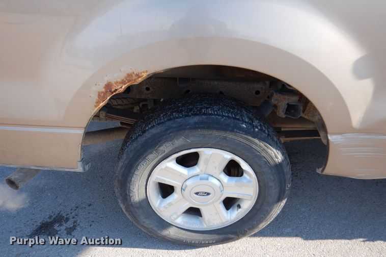 image for item KH9026 2004 Ford F-150  SuperCrew pickup truck