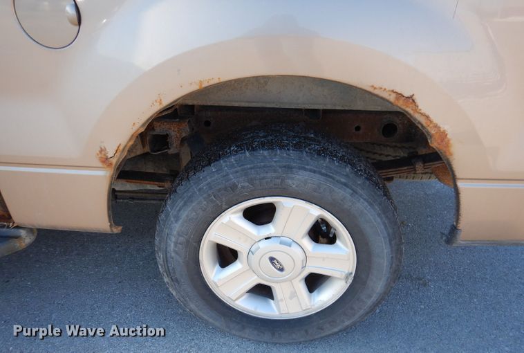 image for item KH9026 2004 Ford F-150  SuperCrew pickup truck