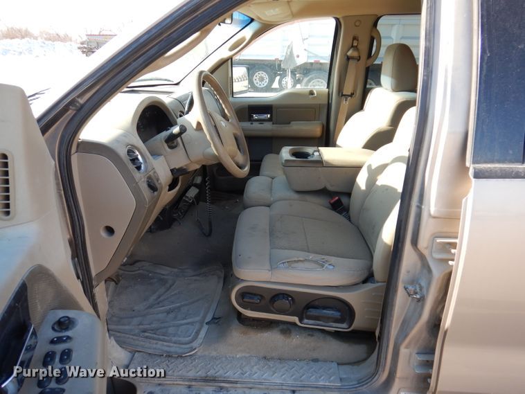 image for item KH9026 2004 Ford F-150  SuperCrew pickup truck