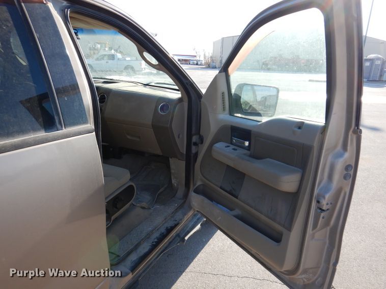 image for item KH9026 2004 Ford F-150  SuperCrew pickup truck