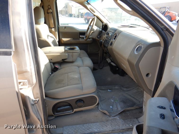 image for item KH9026 2004 Ford F-150  SuperCrew pickup truck