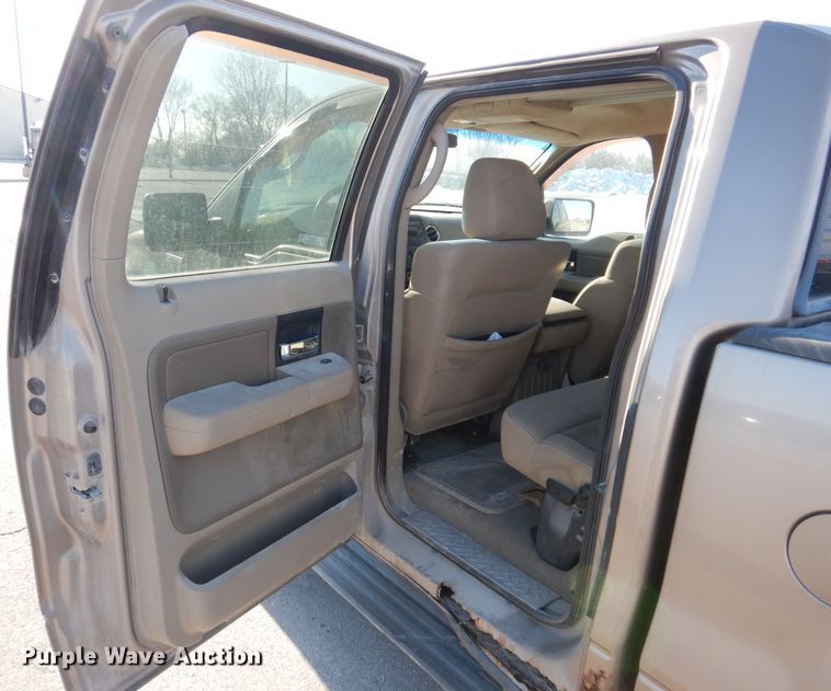 image for item KH9026 2004 Ford F-150  SuperCrew pickup truck