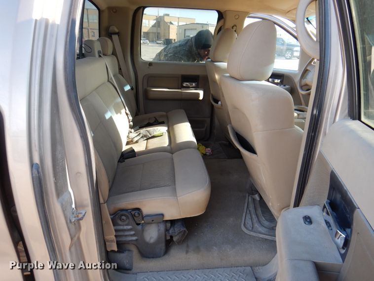 image for item KH9026 2004 Ford F-150  SuperCrew pickup truck