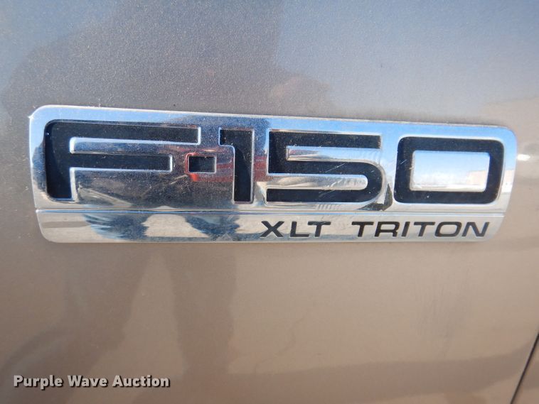 image for item KH9026 2004 Ford F-150  SuperCrew pickup truck