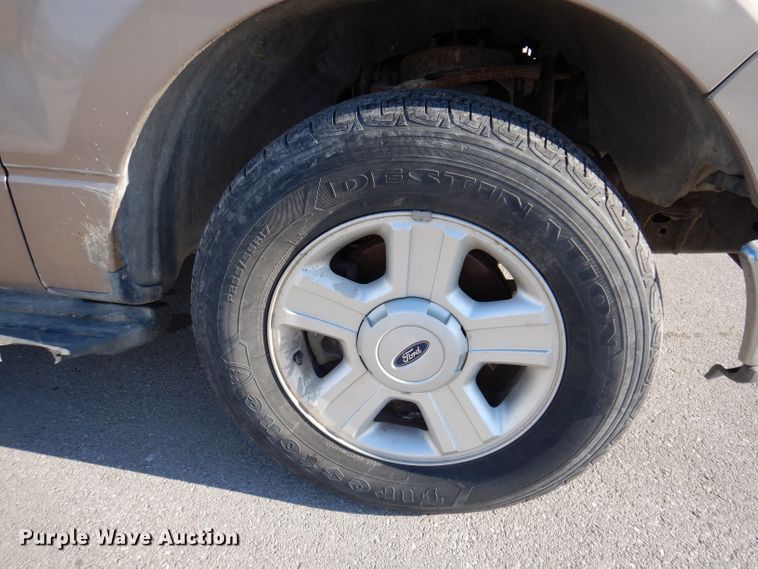 image for item KH9026 2004 Ford F-150  SuperCrew pickup truck