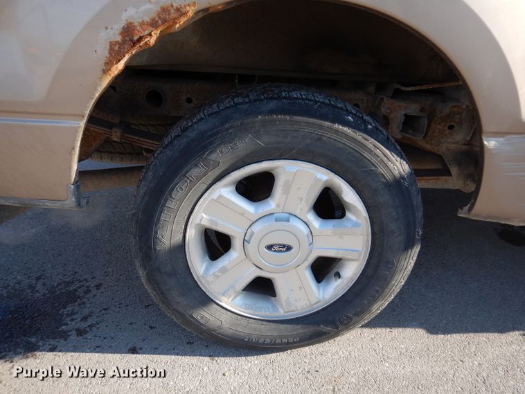 image for item KH9026 2004 Ford F-150  SuperCrew pickup truck