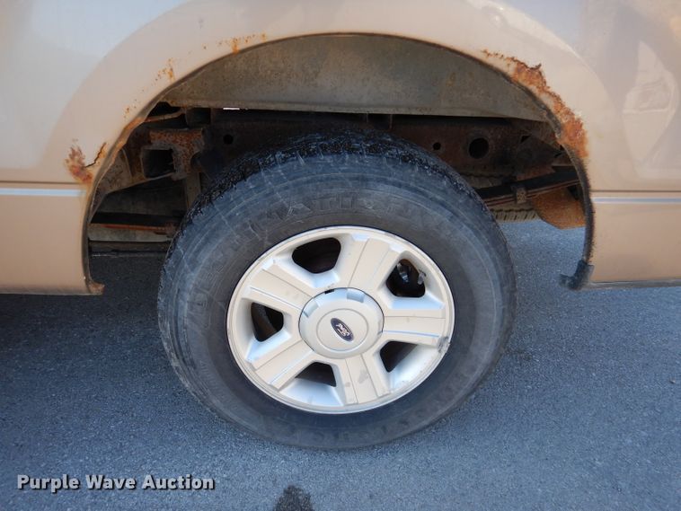 image for item KH9026 2004 Ford F-150  SuperCrew pickup truck