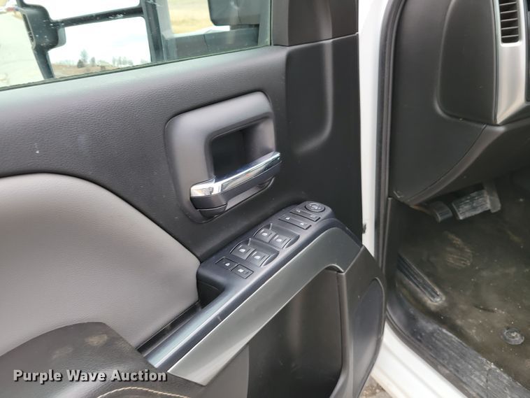 image for item KH9828 2017 Chevrolet Silverado 1500  Double Cab pickup truck