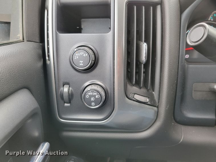 image for item KH9828 2017 Chevrolet Silverado 1500  Double Cab pickup truck