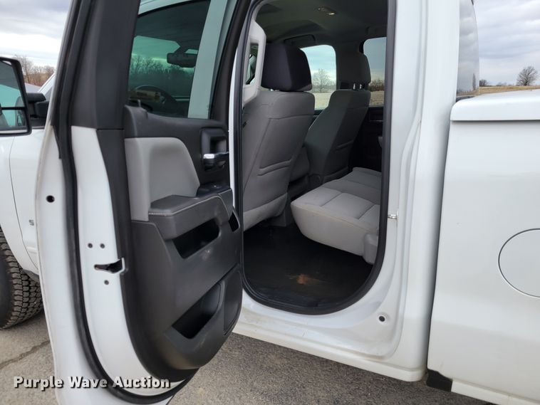 image for item KH9828 2017 Chevrolet Silverado 1500  Double Cab pickup truck