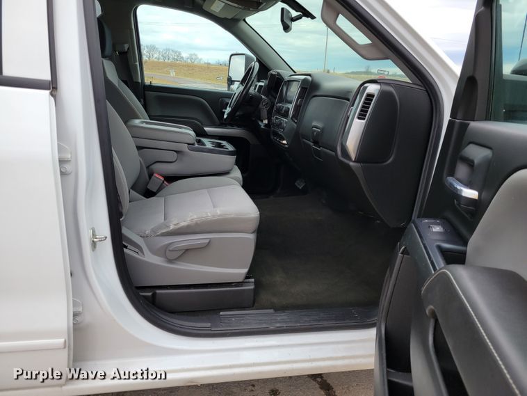 image for item KH9828 2017 Chevrolet Silverado 1500  Double Cab pickup truck