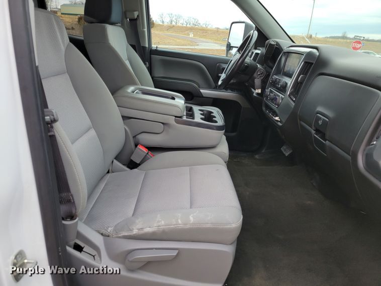 image for item KH9828 2017 Chevrolet Silverado 1500  Double Cab pickup truck