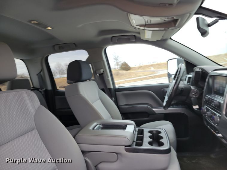 image for item KH9828 2017 Chevrolet Silverado 1500  Double Cab pickup truck