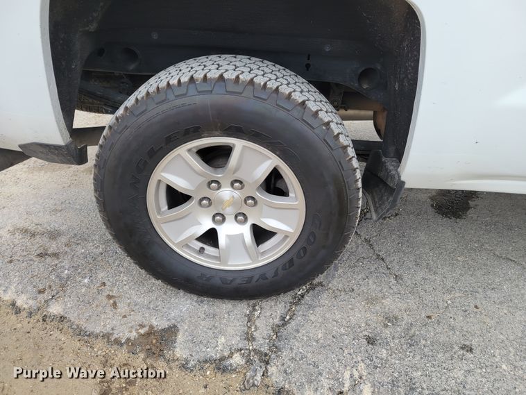 image for item KH9828 2017 Chevrolet Silverado 1500  Double Cab pickup truck