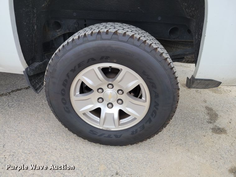 image for item KH9828 2017 Chevrolet Silverado 1500  Double Cab pickup truck