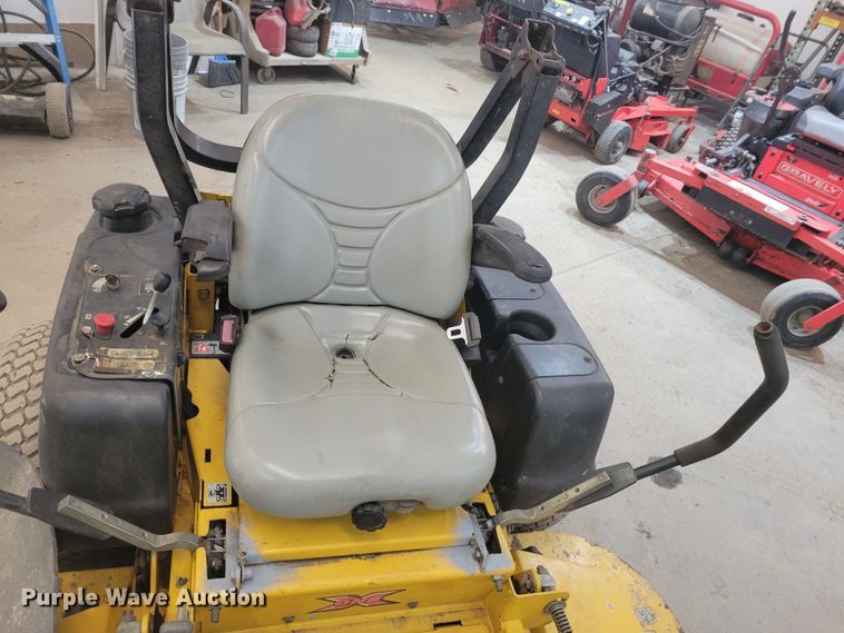 image for item KH9847 2013 Hustler  ZTR lawn mower