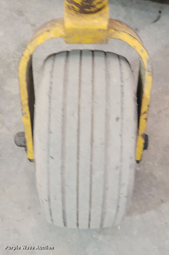 image for item KH9847 2013 Hustler  ZTR lawn mower