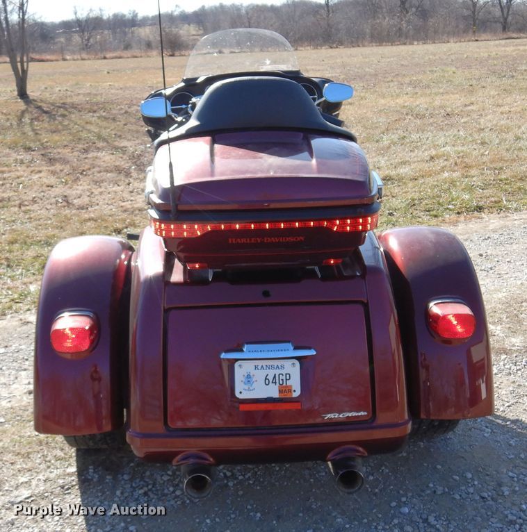 image for item KJ9511 2015 Harley Davidson Tri-Glide Ultra Classic  motorcycle