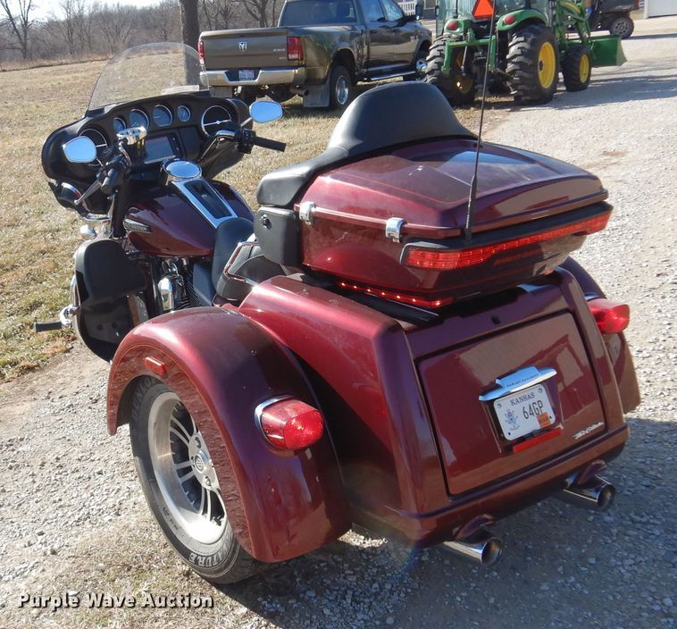 image for item KJ9511 2015 Harley Davidson Tri-Glide Ultra Classic  motorcycle