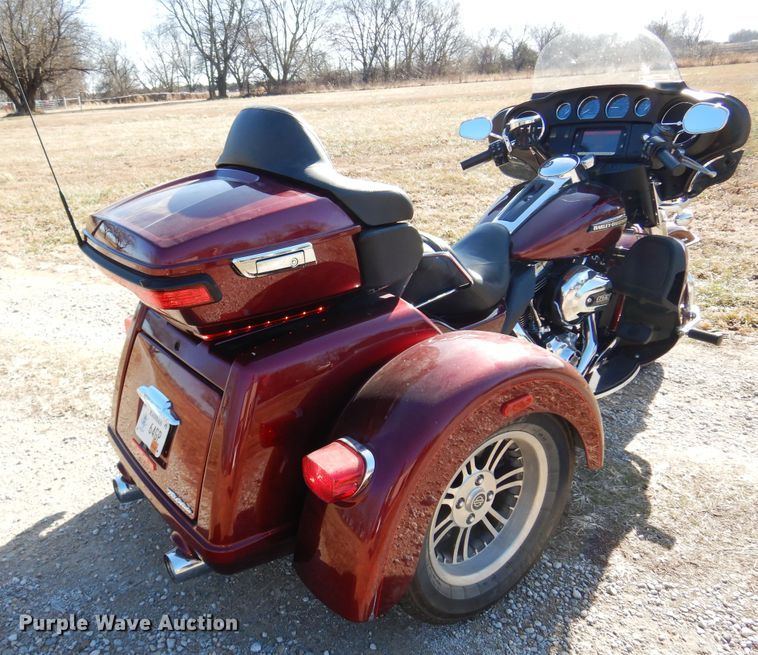 image for item KJ9511 2015 Harley Davidson Tri-Glide Ultra Classic  motorcycle