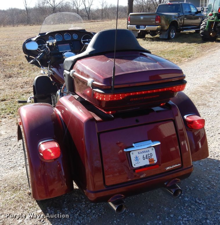 image for item KJ9511 2015 Harley Davidson Tri-Glide Ultra Classic  motorcycle